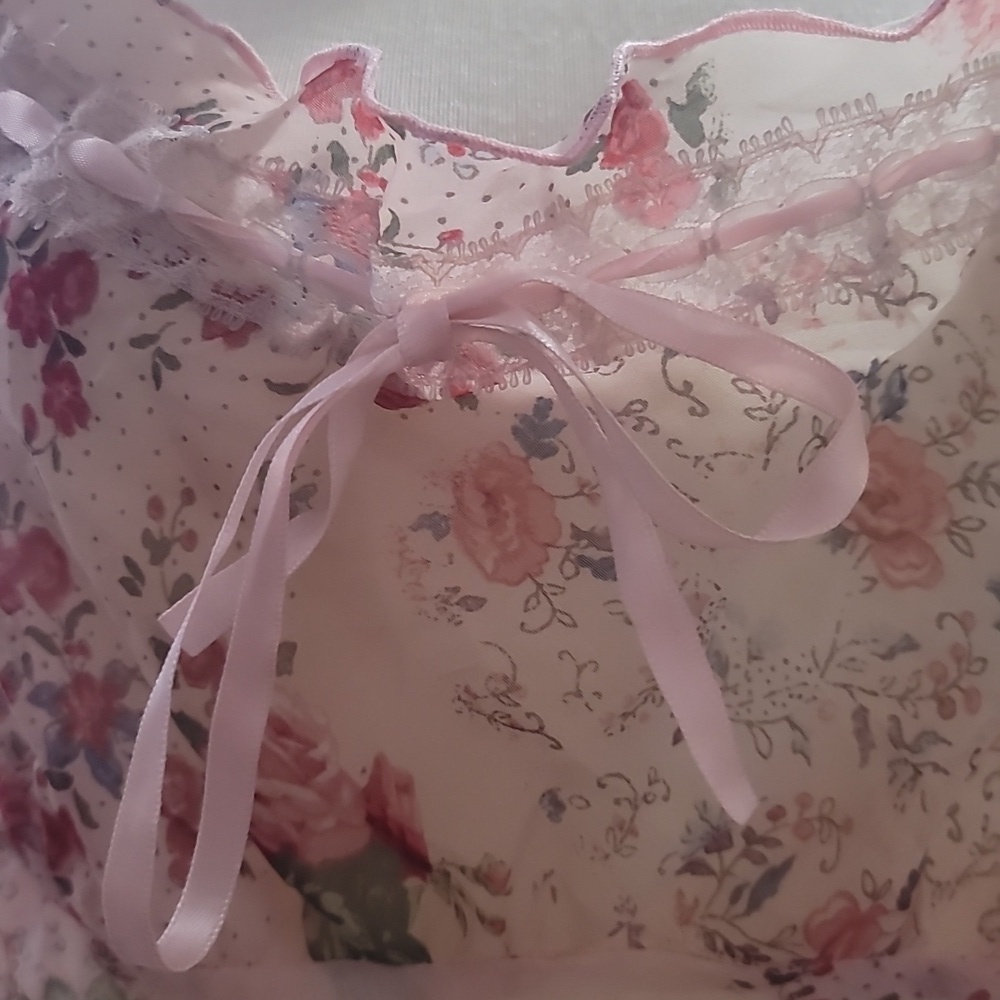 Secret Treasures Pink floral cottagecore tank top Chemise prairiecore Medium - Picture 7 of 9